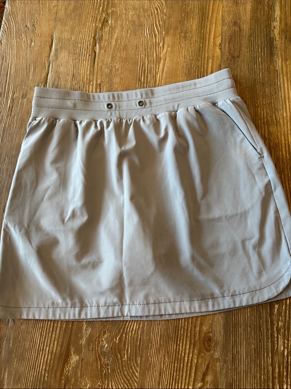 Light Gray Women’s Athletic Skort with Built-In Shorts & pockets